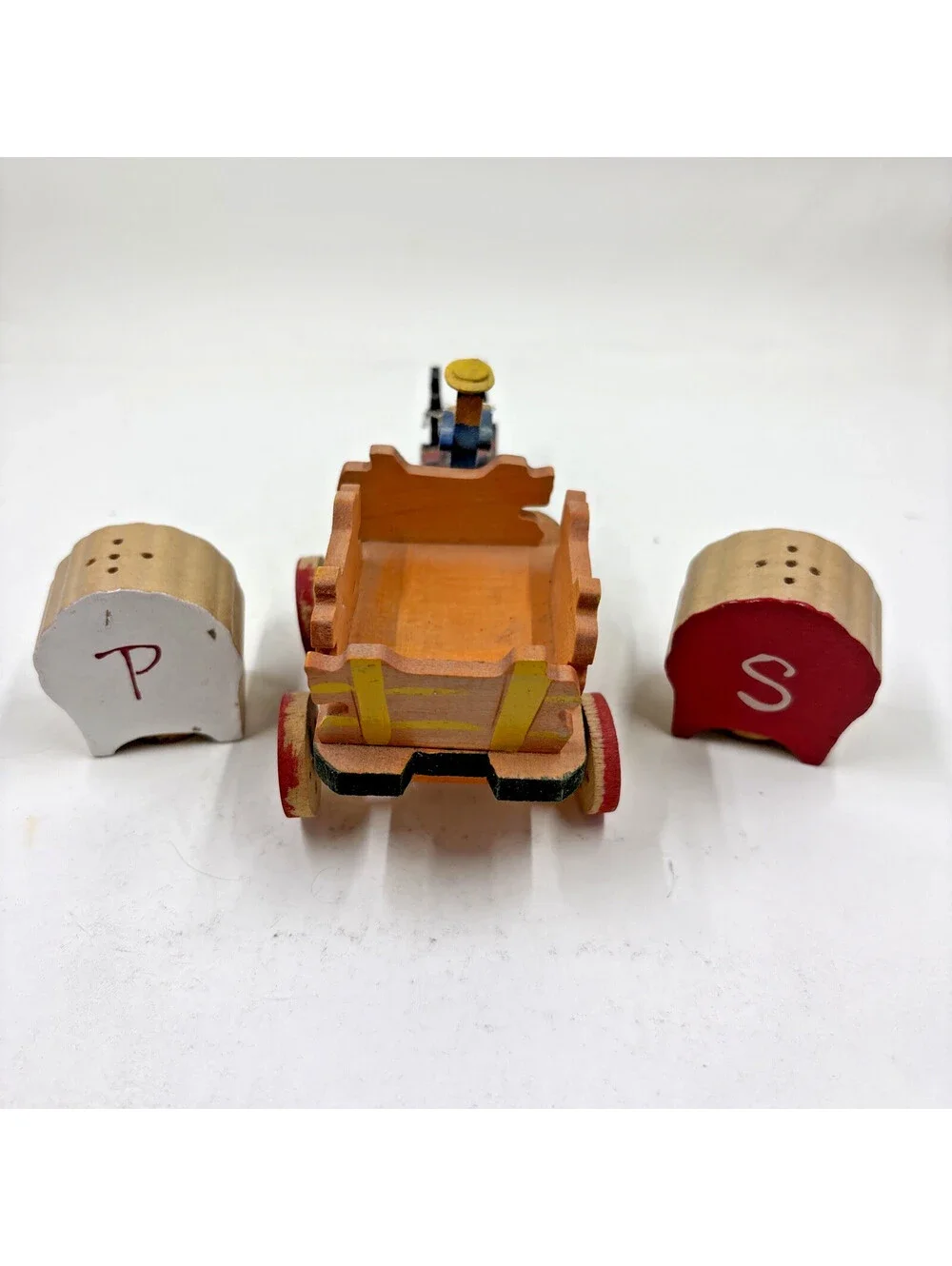 Wooden Horse Drawn Carriage Cargo Cart Salt And Pepper Shakers Made In Japan